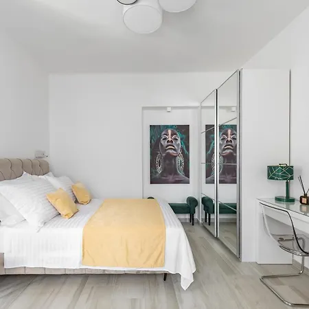 Studio Apartment Home Split Exterior photo