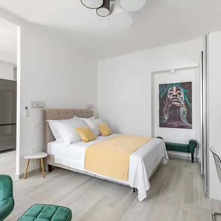 Studio Apartment Home Split Exterior photo